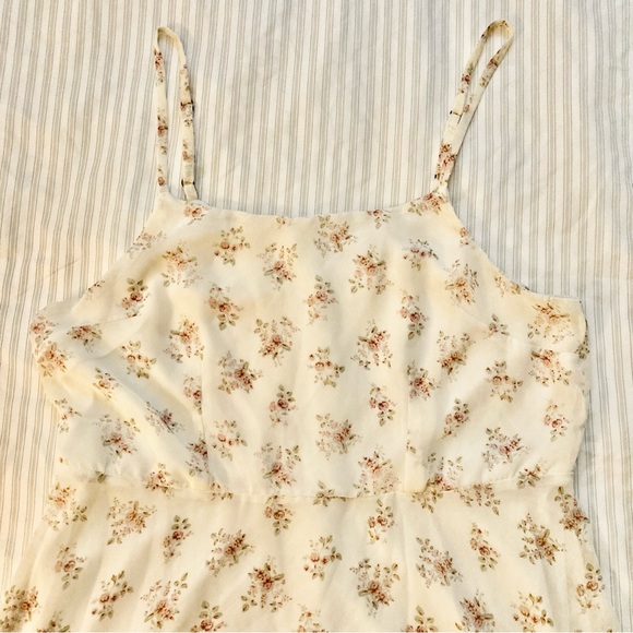 Forever 21 cream floral mini dress - Picture 4 of 8